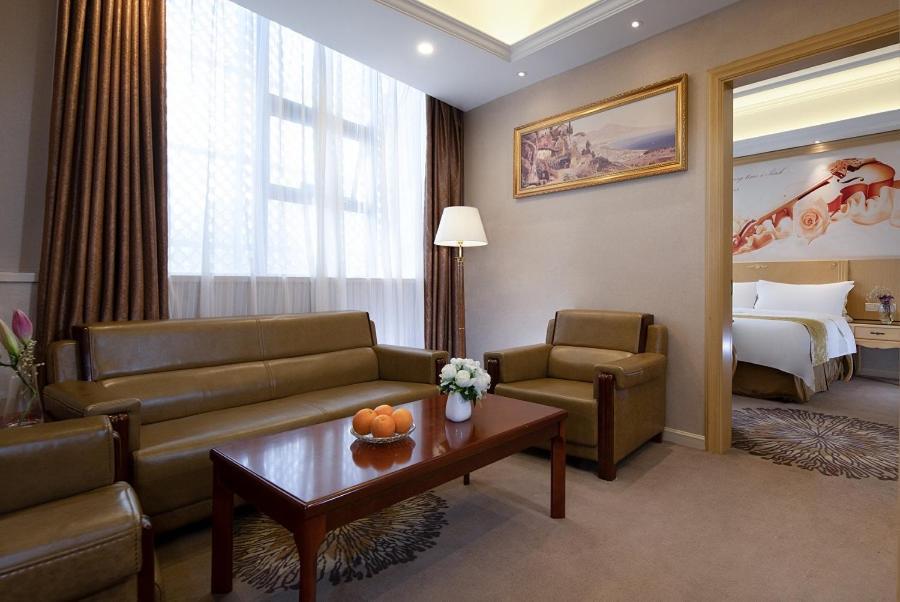 Vienna Hotel Guangzhou Baiyun Airport Exterior foto
